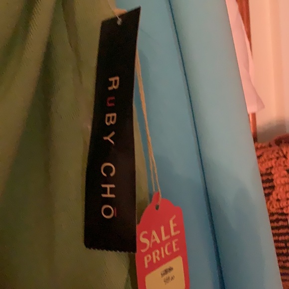 Ruby Cho Lime Tank Blouse with Brooch - Picture 6 of 8